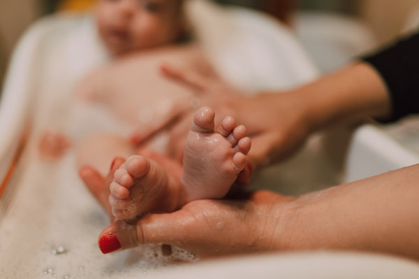 How to bathe a newborn